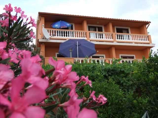Apartments In Rab - Insel Rab 39950 Mundanije Εξωτερικό φωτογραφία